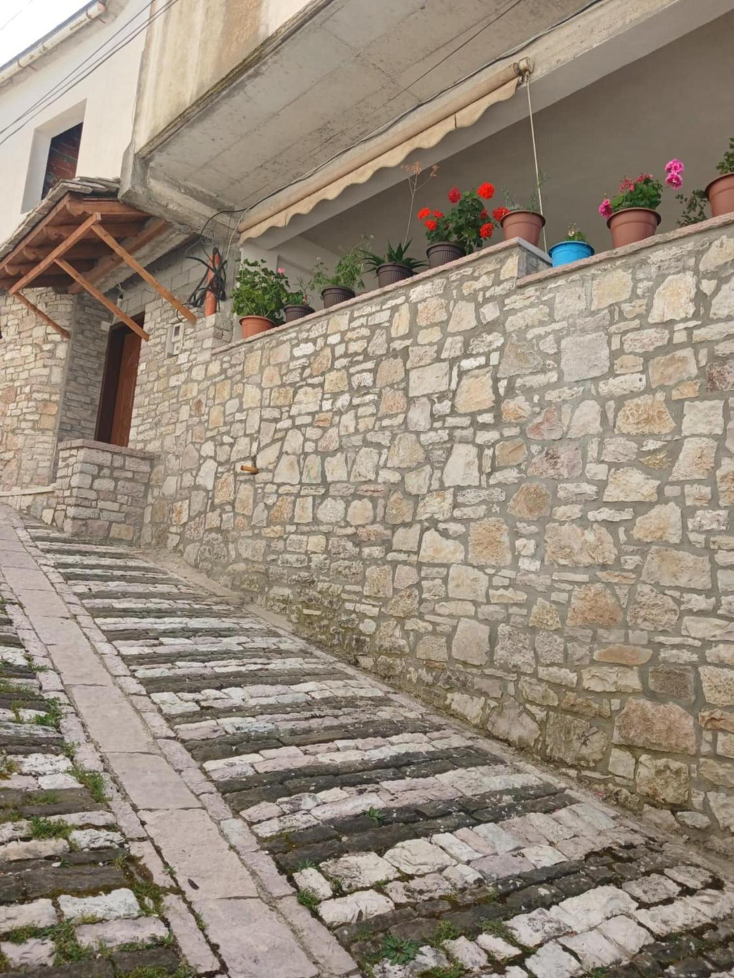 Eniguesthouse Αργυρόκαστρο Εξωτερικό φωτογραφία