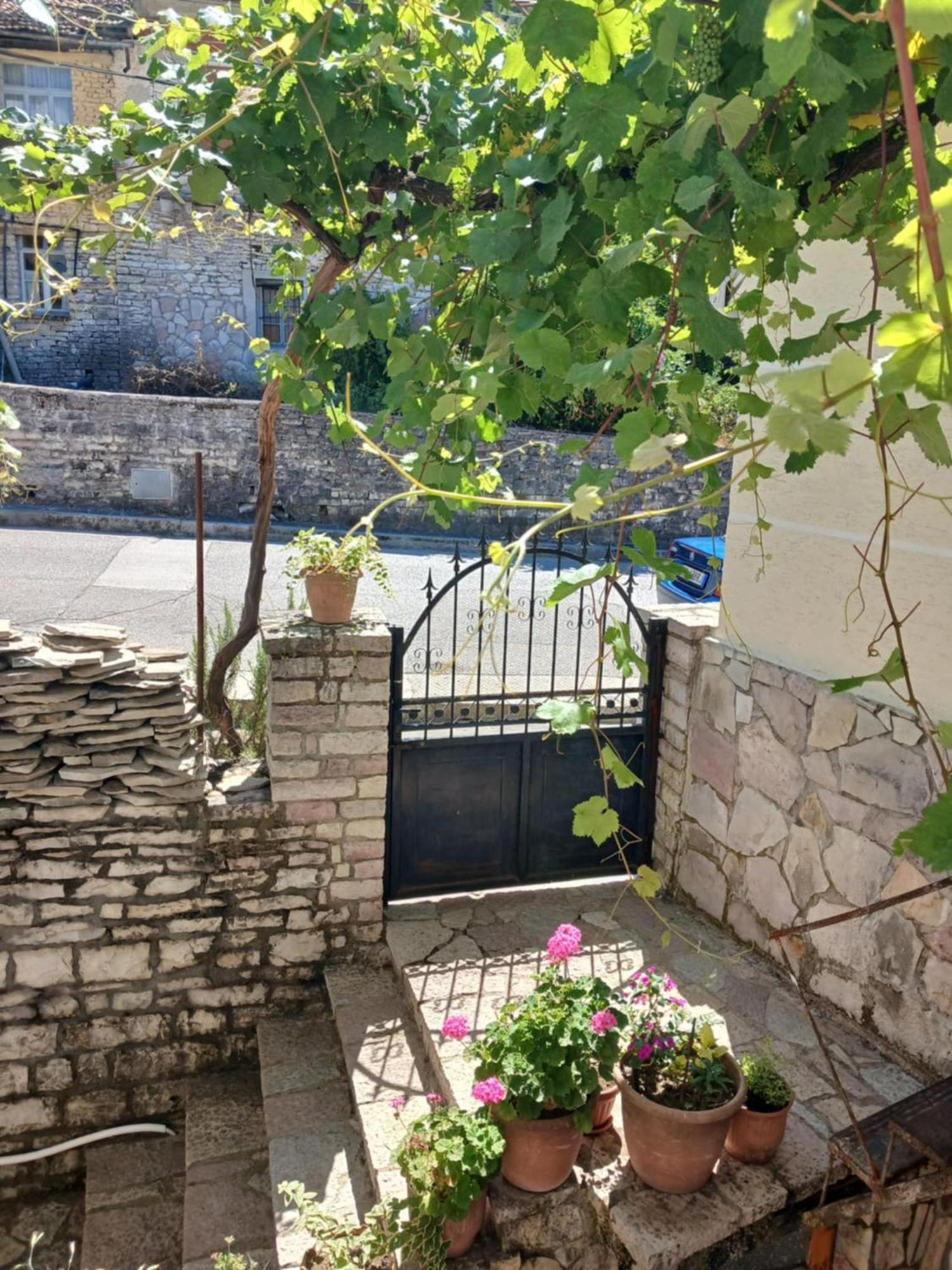 Eniguesthouse Αργυρόκαστρο Εξωτερικό φωτογραφία